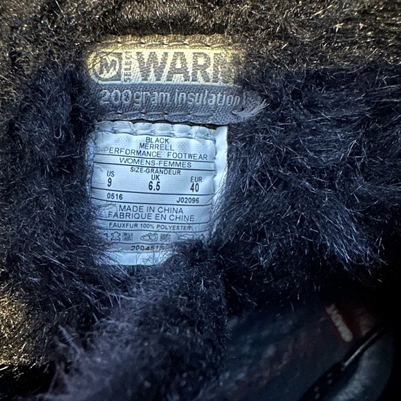 Like new beautiful Merrell winter boots! - Picture 2 of 4